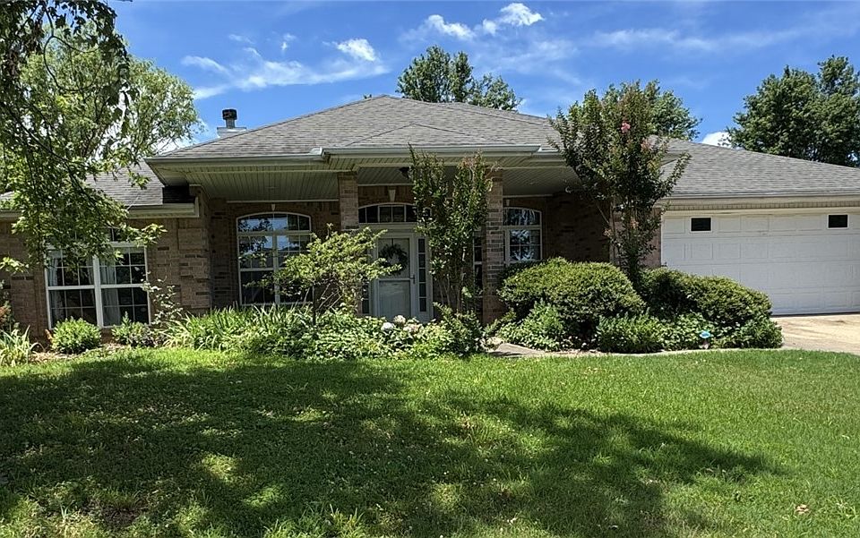 1st image of 608 Leisure Ln