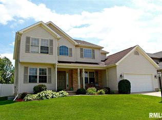 10900 N Crestpointe Ln, Dunlap, IL 61525