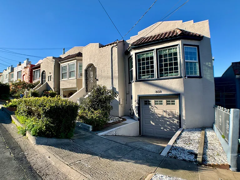 808 Templeton Ave — Photo 34