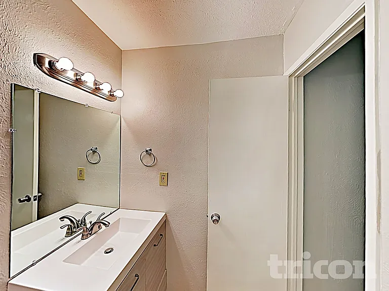 7309 Hedge Dr — Photo 10