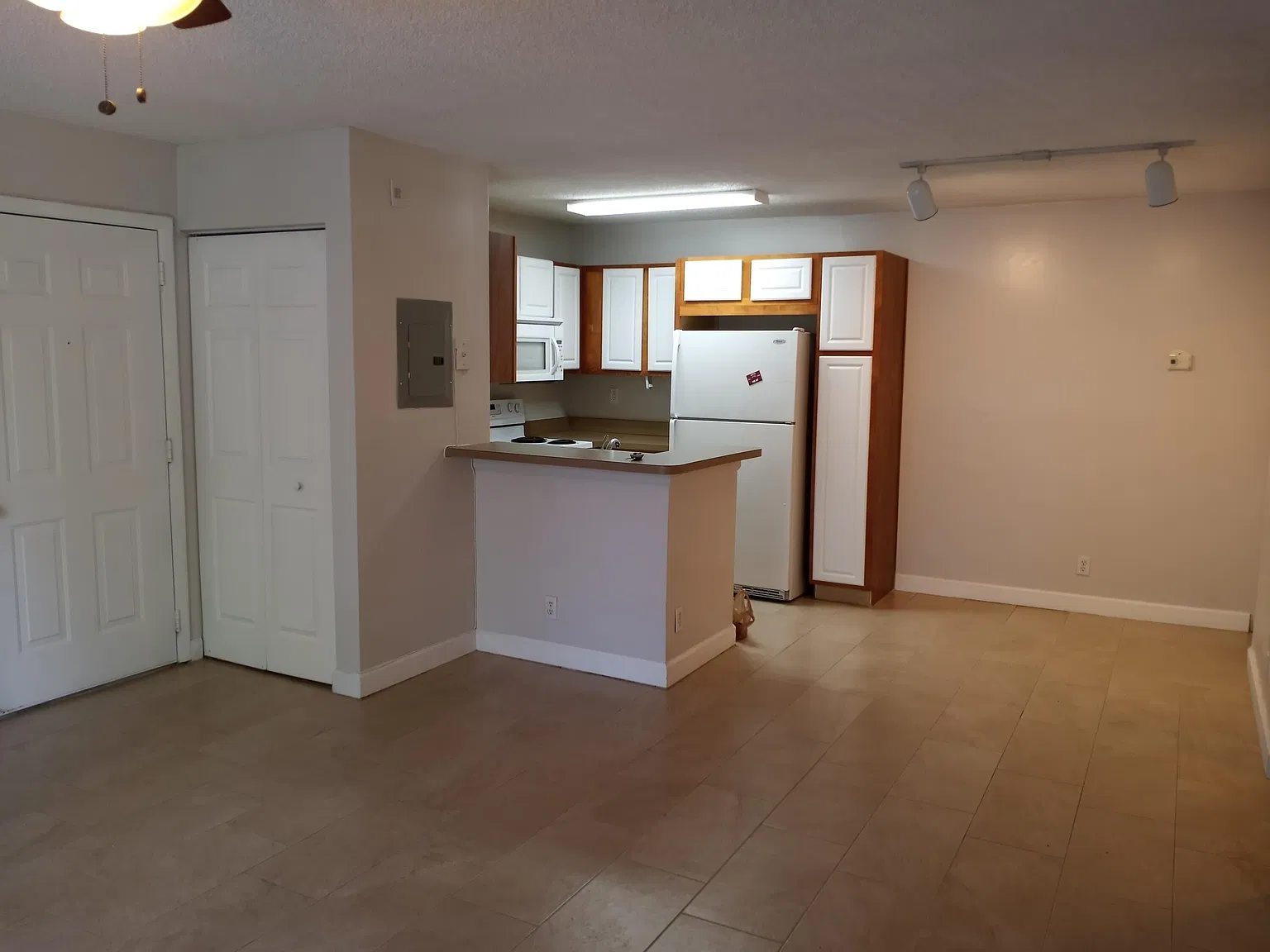 1 bed, 1.0 bath, 620 sqft, $1,700 — Photo 4