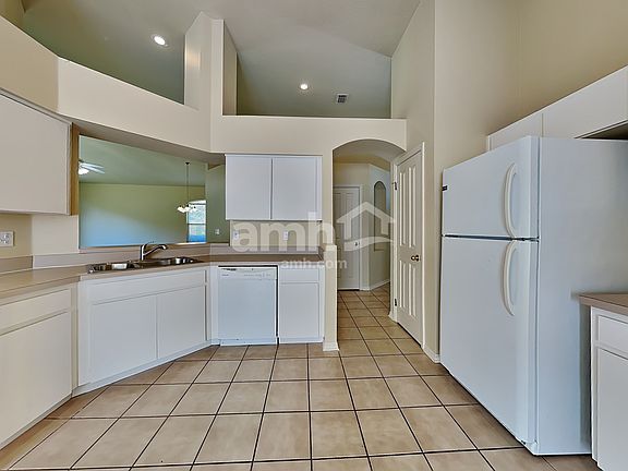 3rd image of 11803 Easthampton Dr