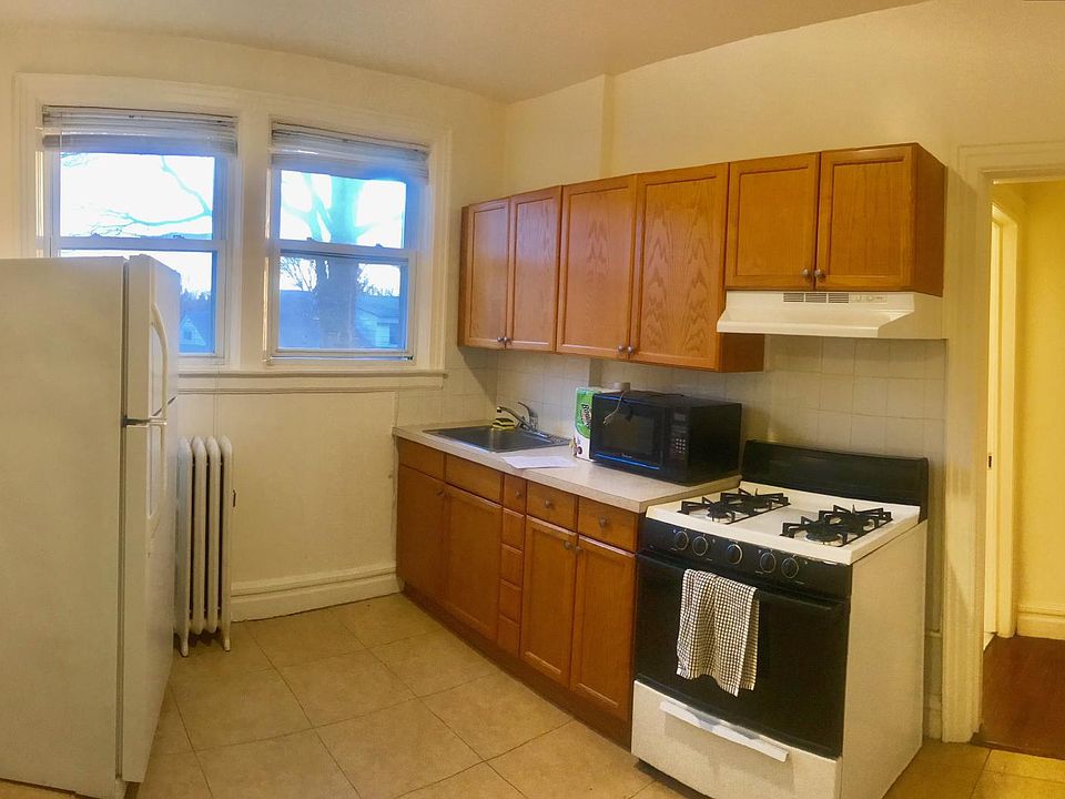 1st image of 71 Cassilis Ave #1S