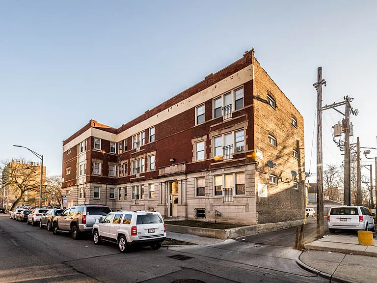 447 N Austin Blvd — Photo 22