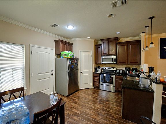 3rd image of 402 Nimitz St #B