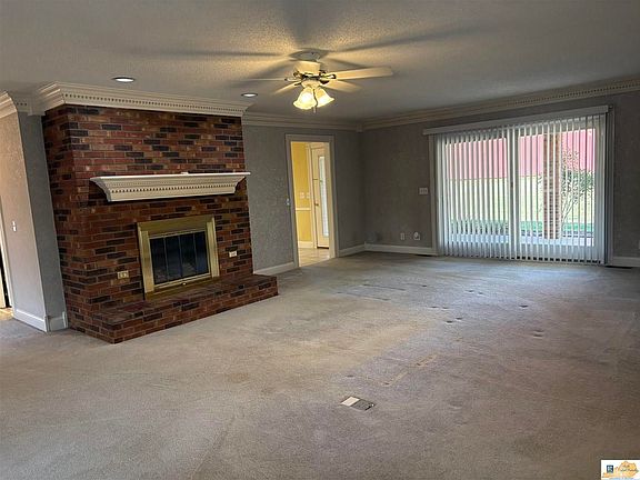 4th image of 694 Old Edmonton Rd