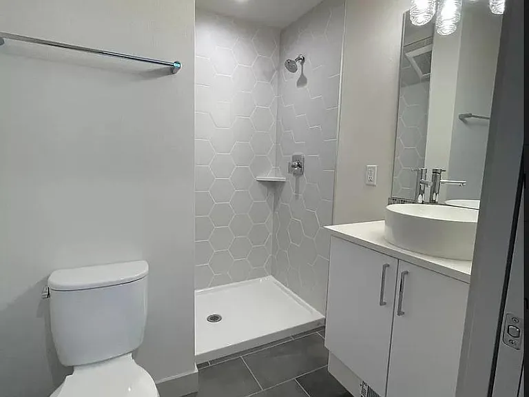 5030 Sand Point Pl NE #C — Photo 5