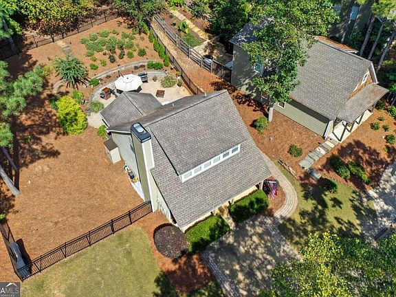 4th image of 263 Lakeside Dr