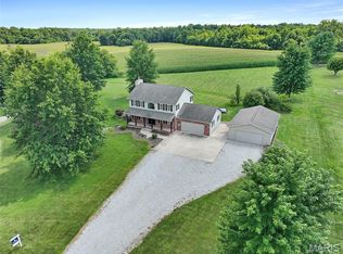 26 Hickory Point, Moro, IL 62067