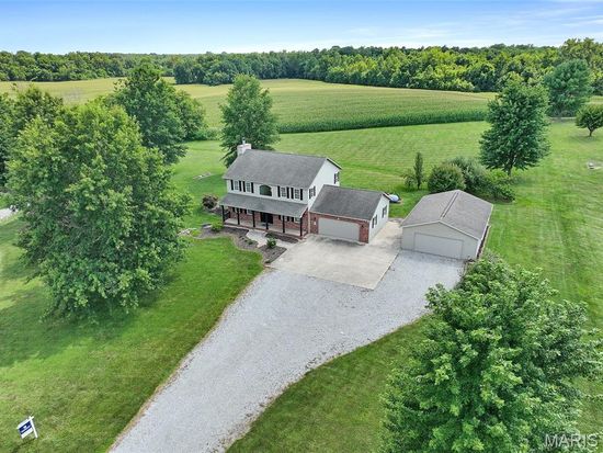 26 Hickory Point, Moro, IL 62067