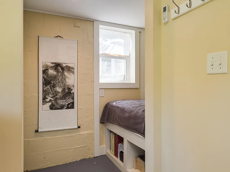 939 Henry Ave #D — Photo 4