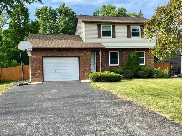 790 Mohawk St, Lewiston, NY 14092