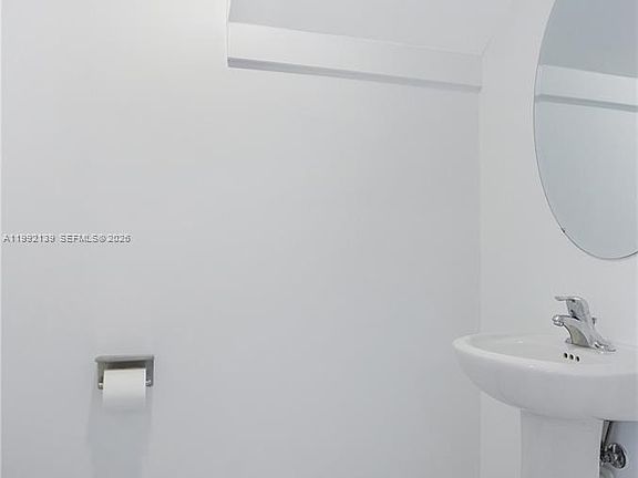 5th image of 2676 SE 12th Pl