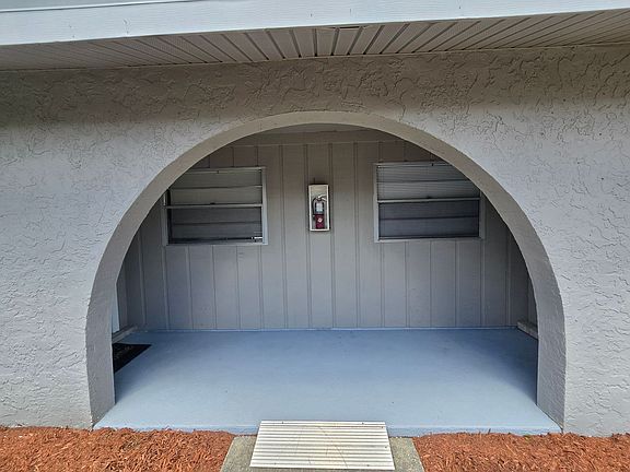 2nd image of 702 SE 47th St #4
