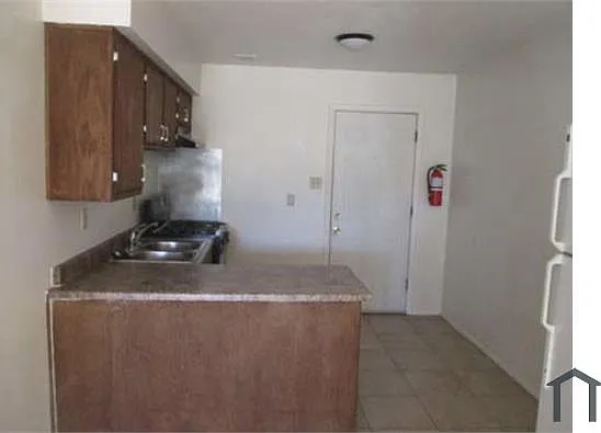 423 Dallas St SE #A — Photo 3