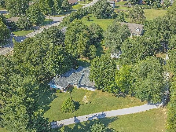 2nd image of 1203 W Price Ln