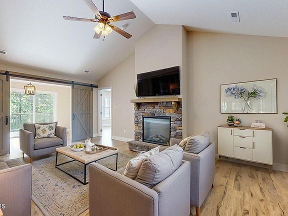 3rd image of 3627 Meredith Lynn Way