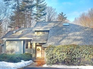 4 Van Court, Queensbury, NY 12804