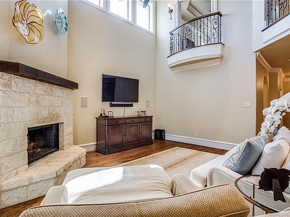 5th image of 6215 Penrose Ave