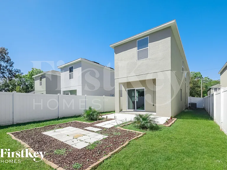 421 Finley Ave — Photo 15
