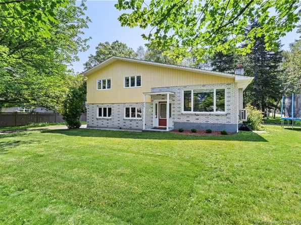 429 Beauport St, Shediac, NB E4P 1G4