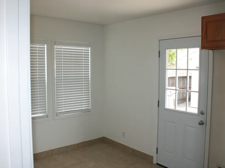 1460 Oxford Way — Photo 46