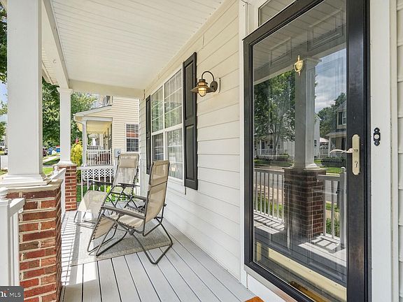 5th image of 9905 Airedale Ct