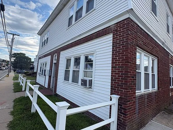 109 Robertson St, Quincy, MA 02169
