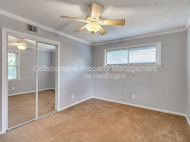 319 Tanglewood Rd — Photo 8