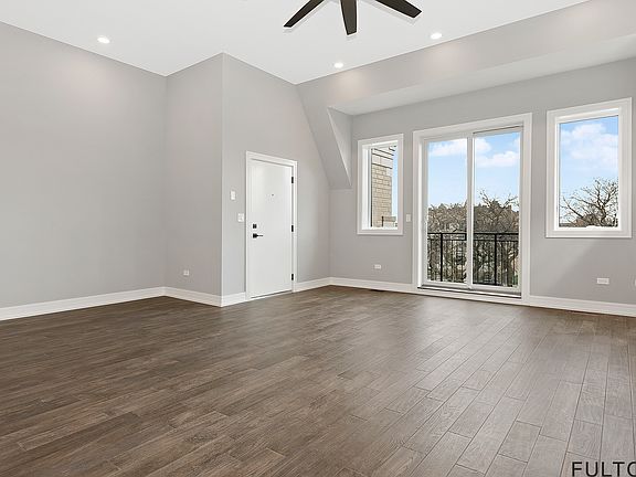 3rd image of 3922 S King Dr #3S