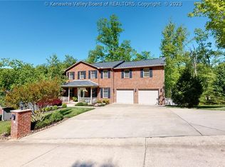 65 Victorian Commons Rd, Winfield, WV 25213