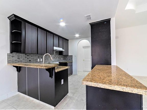 3rd image of 1101 Del Monte Dr