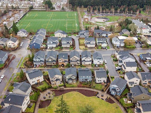 3rd image of 186 NE Iberian Ln