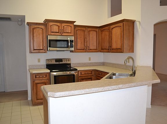 5th image of 57 Westover Ln