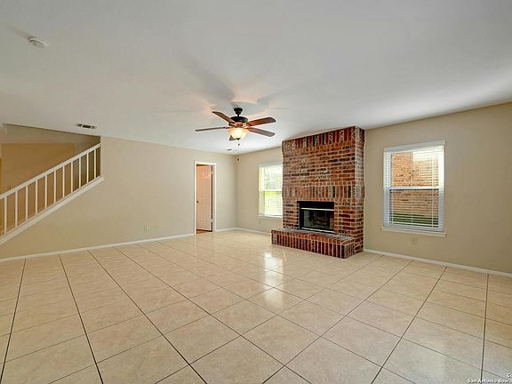4th image of 1210 OAK PATH