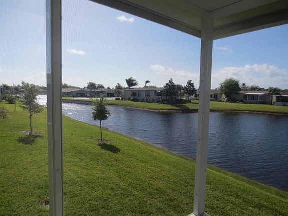 4th image of 1081 W Lakeview Dr