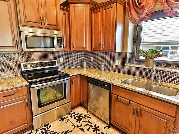 4th image of 508 W Shady Hill St