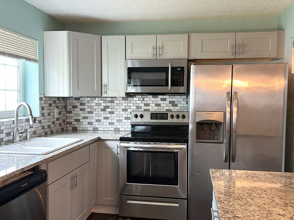 1st image of 453 E Fort Union Blvd