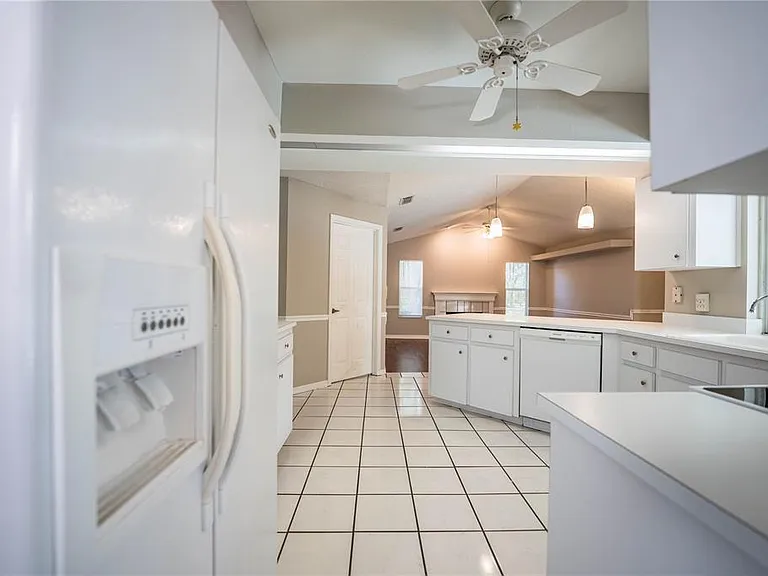 2326 Deerbrook Dr — Photo 17