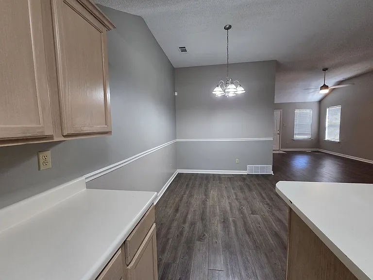7733 Shadowland Dr — Photo 7