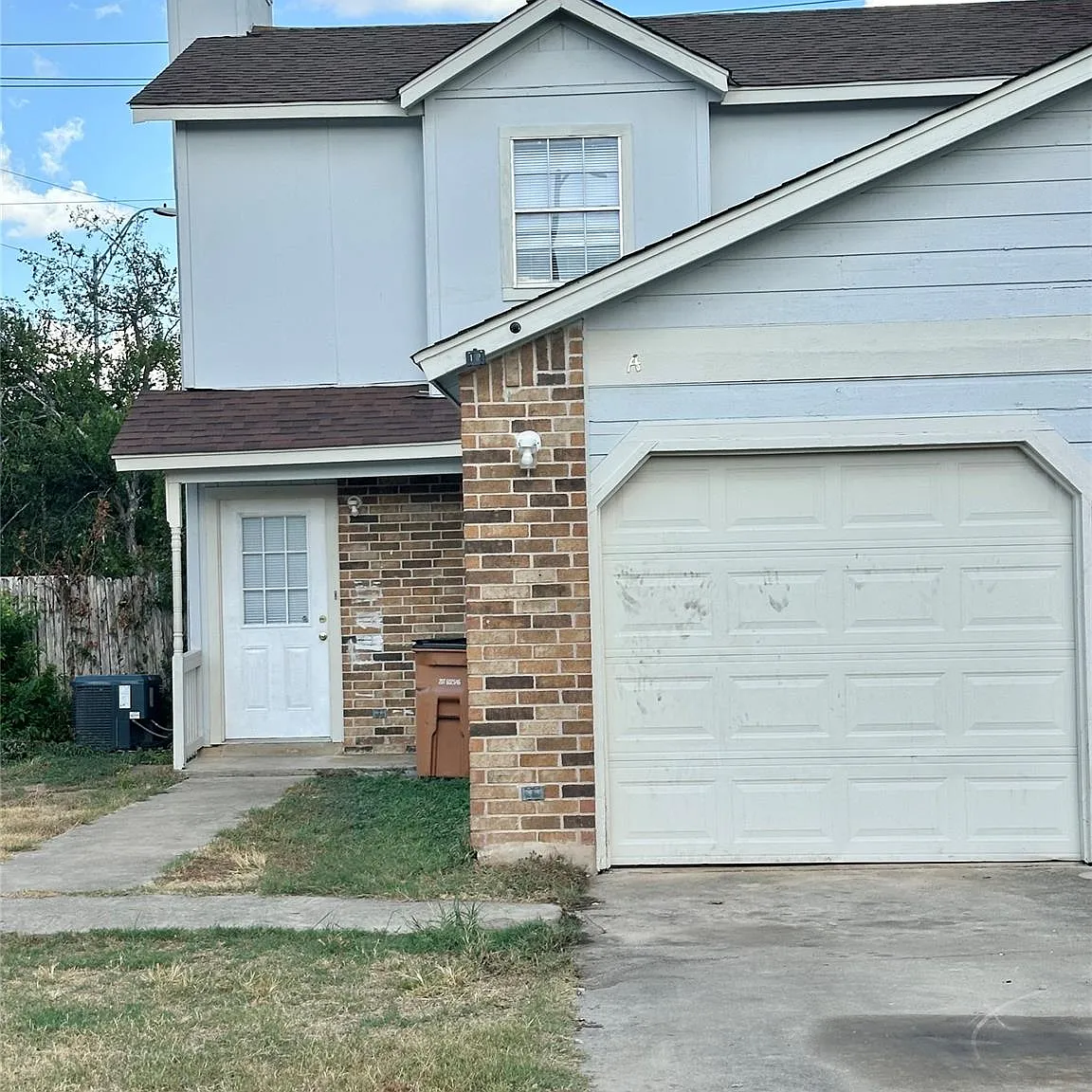 2 bed, 1.5 bath, 1864 sqft, $1,600 — Photo 1