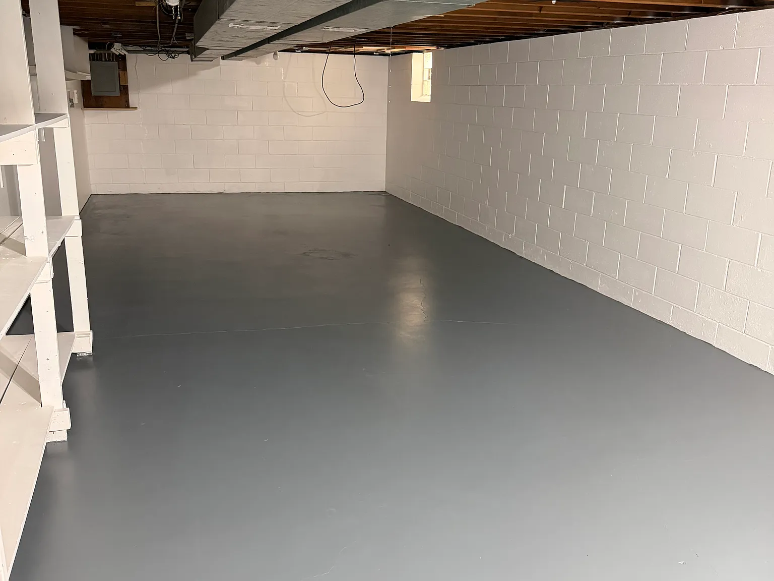 3 bed, $2,100 — Photo 4