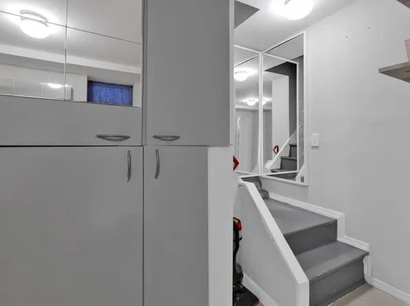 82 West End Avenue image 41 of 54