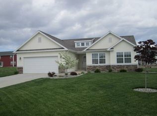 8642 Summer Ridge Dr, Freeland, MI 48623