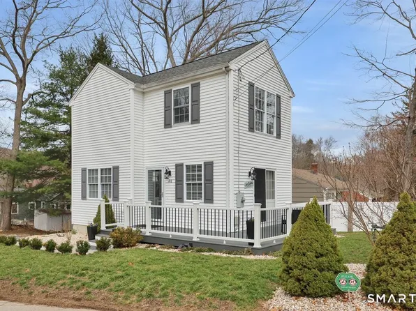 26 Lake Boulevard, East Hampton, CT 06424