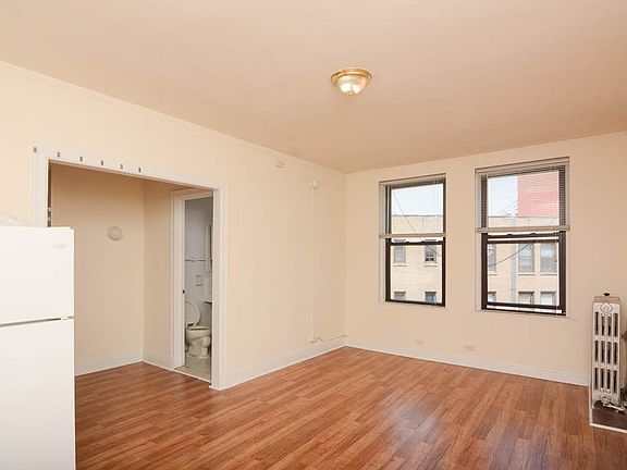 5th image of 3335 W Diversey Ave Unit 320