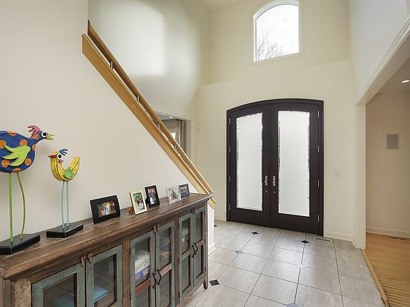 4th image of 1304 Laurel Ave