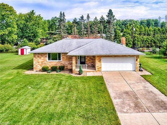 3rd image of 7688 Pamela Dr