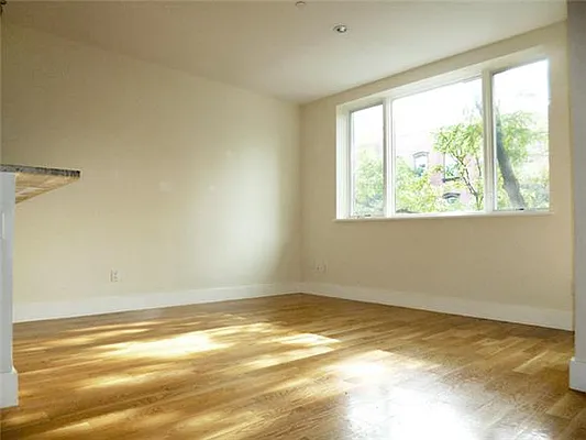 Rented by R New York | media 7