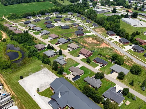 124 Wood Ln, Hodgenville, KY 42748